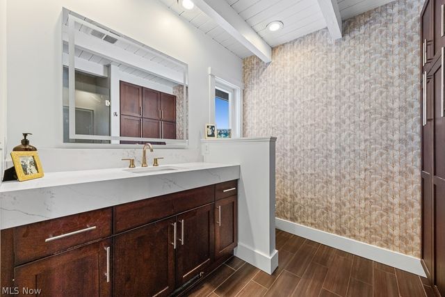 6480 Frederick Avenue NE, Alliance, OH 44601