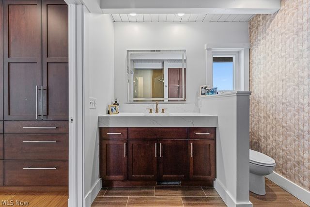 6480 Frederick Avenue NE, Alliance, OH 44601