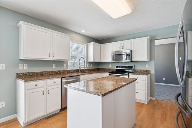 7730 Burr Ridge Drive NE, Cedar Rapids, IA 52402