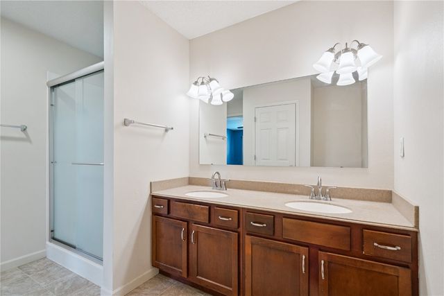 7730 Burr Ridge Drive NE, Cedar Rapids, IA 52402