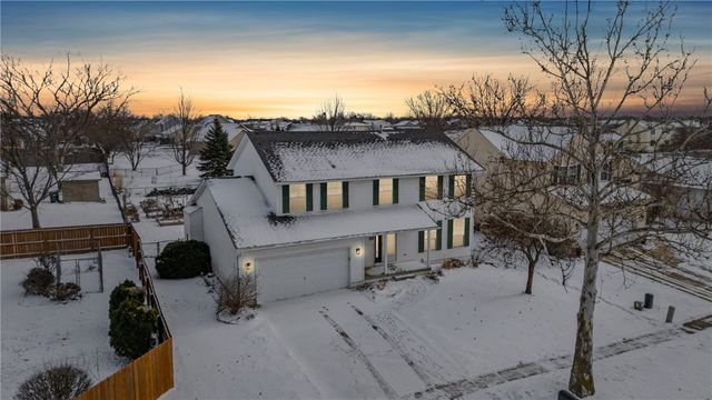 7730 Burr Ridge Drive NE, Cedar Rapids, IA 52402