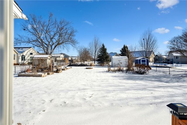 7730 Burr Ridge Drive NE, Cedar Rapids, IA 52402