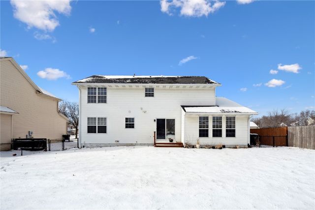 7730 Burr Ridge Drive NE, Cedar Rapids, IA 52402