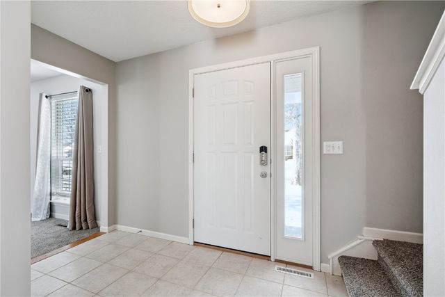 7730 Burr Ridge Drive NE, Cedar Rapids, IA 52402