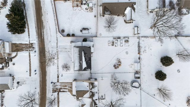 7730 Burr Ridge Drive NE, Cedar Rapids, IA 52402