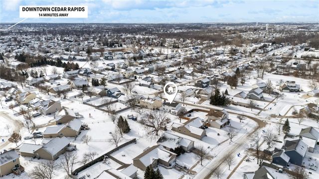 7730 Burr Ridge Drive NE, Cedar Rapids, IA 52402