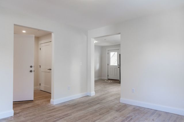 71 Friend St 2nd, Gloucester, MA 01930