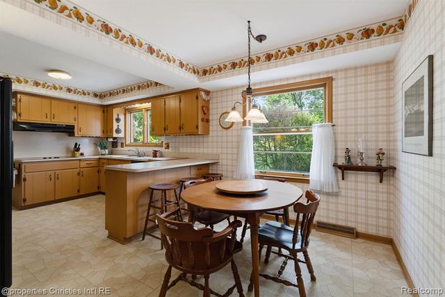 5600 Woodwind Drive, Bloomfield Hills, MI 48301