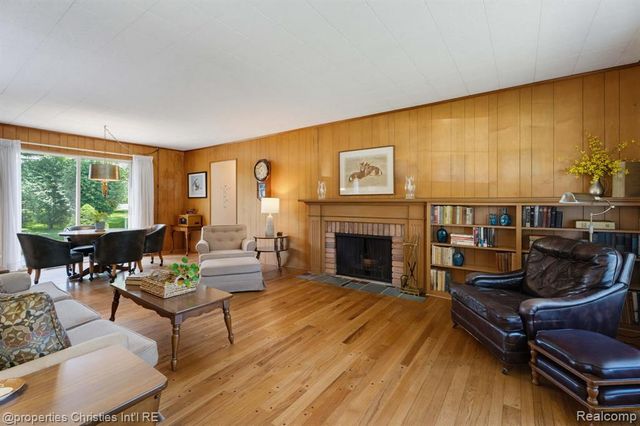 5600 Woodwind Drive, Bloomfield Hills, MI 48301