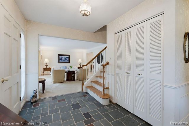 5600 Woodwind Drive, Bloomfield Hills, MI 48301