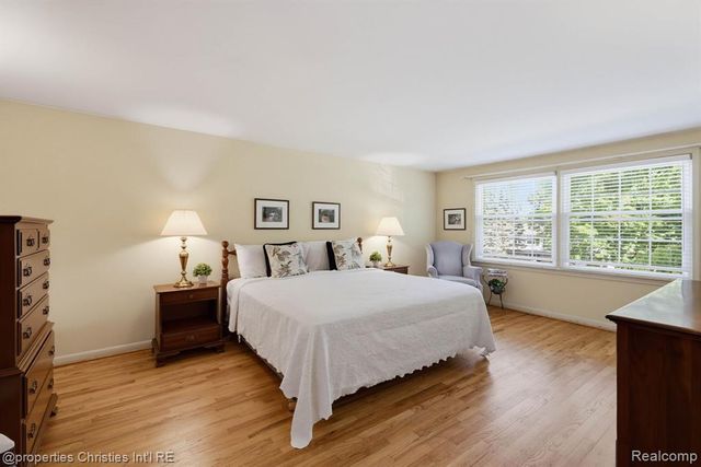 5600 Woodwind Drive, Bloomfield Hills, MI 48301