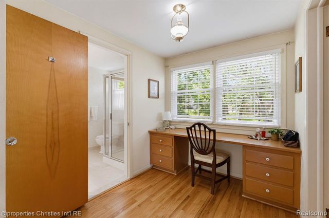 5600 Woodwind Drive, Bloomfield Hills, MI 48301