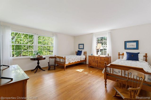 5600 Woodwind Drive, Bloomfield Hills, MI 48301