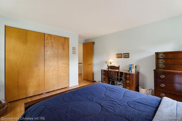 5600 Woodwind Drive, Bloomfield Hills, MI 48301