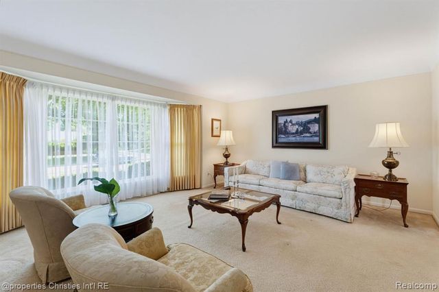 5600 Woodwind Drive, Bloomfield Hills, MI 48301