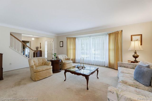 5600 Woodwind Drive, Bloomfield Hills, MI 48301