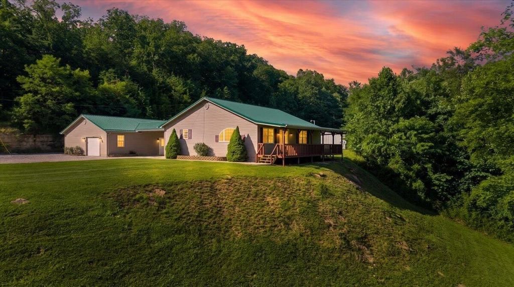 3449 Barkers Branch Road, Stanton, KY 40380