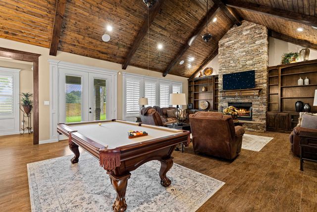 102 NATHAN, Chandler, TX 75758