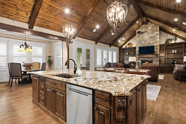 102 NATHAN, Chandler, TX 75758
