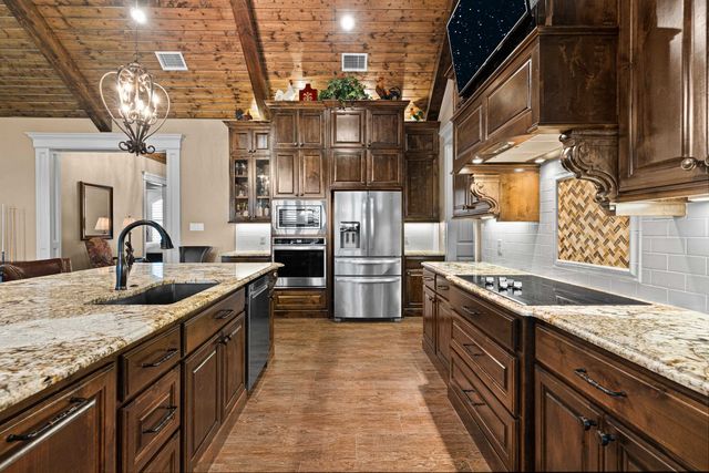 102 NATHAN, Chandler, TX 75758