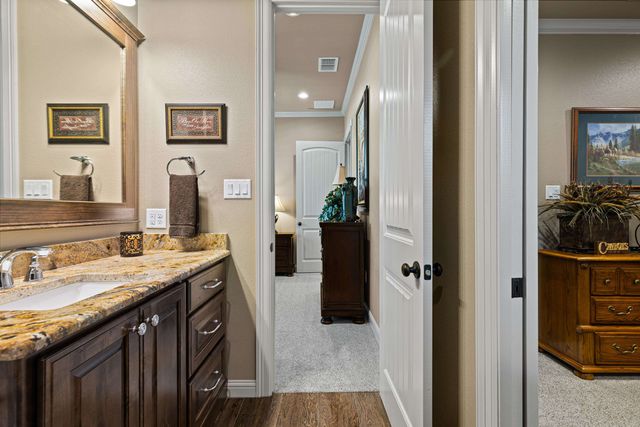 102 NATHAN, Chandler, TX 75758