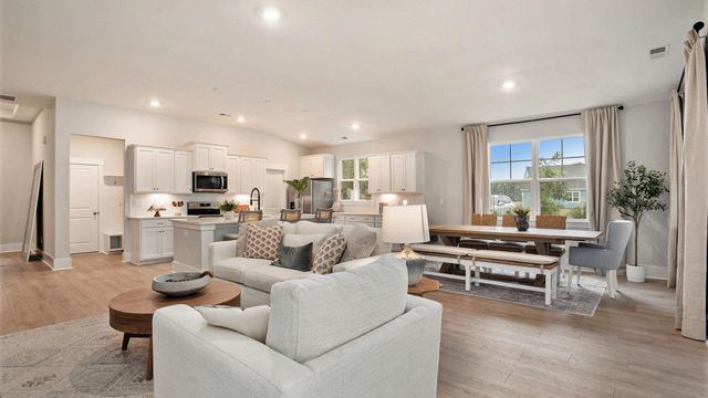 140 Keithland Dr., Conway, SC 29526