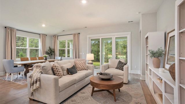 140 Keithland Dr., Conway, SC 29526