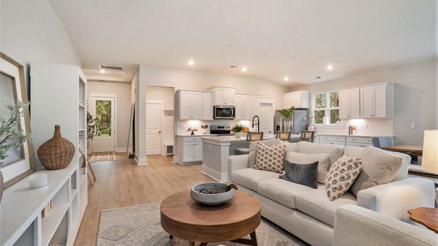 140 Keithland Dr., Conway, SC 29526