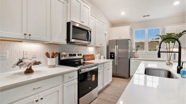 140 Keithland Dr., Conway, SC 29526