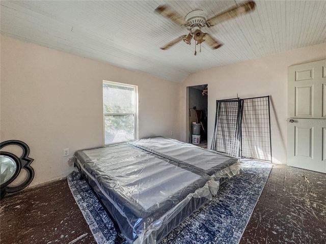 290 N TROWELL AVENUE, Umatilla, FL 32784