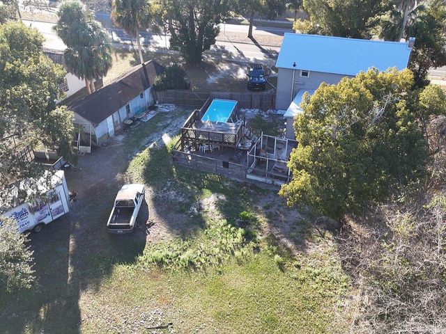 290 N TROWELL AVENUE, Umatilla, FL 32784