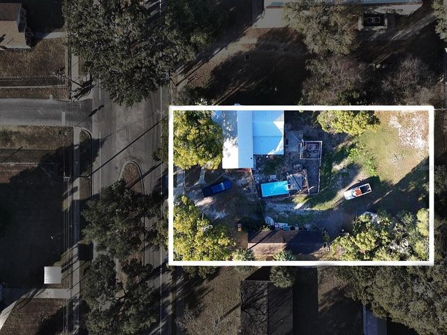 290 N TROWELL AVENUE, Umatilla, FL 32784