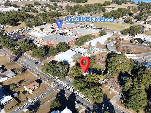 290 N TROWELL AVENUE, Umatilla, FL 32784