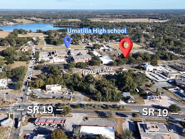 290 N TROWELL AVENUE, Umatilla, FL 32784