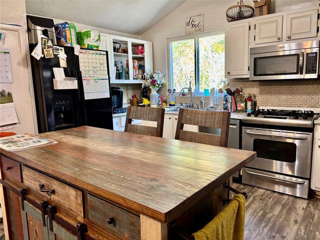 290 N TROWELL AVENUE, Umatilla, FL 32784