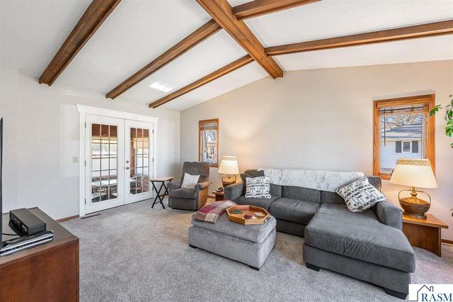 1805 Marie Lane, North Mankato, MN 56003