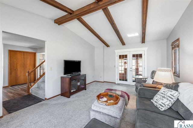 1805 Marie Lane, North Mankato, MN 56003