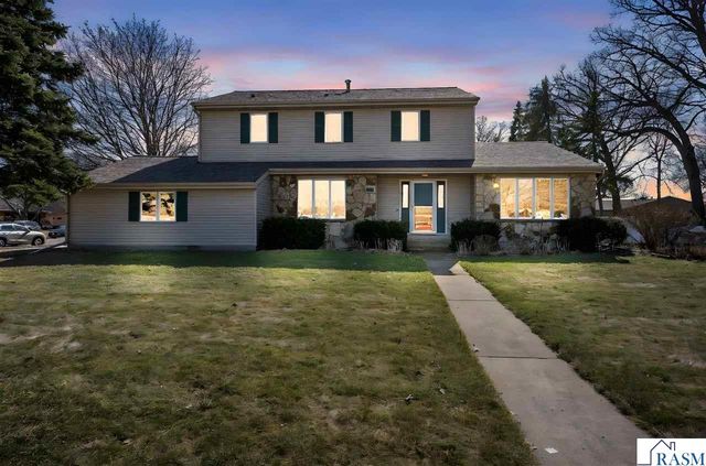 1805 Marie Lane, North Mankato, MN 56003