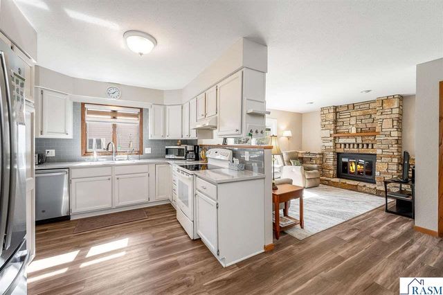 1805 Marie Lane, North Mankato, MN 56003