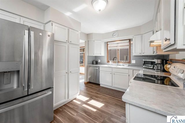 1805 Marie Lane, North Mankato, MN 56003