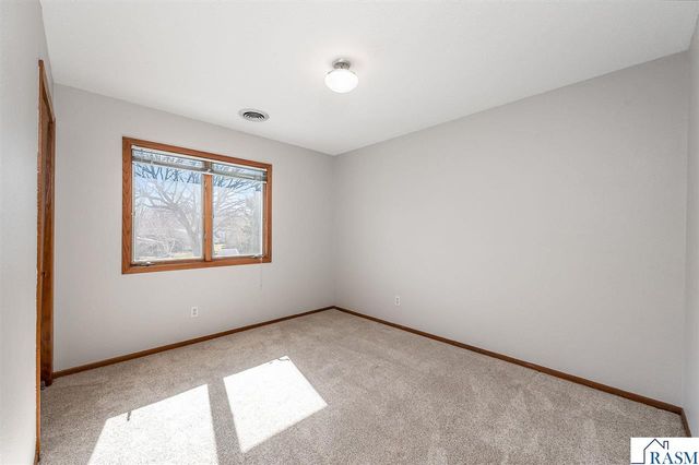 1805 Marie Lane, North Mankato, MN 56003