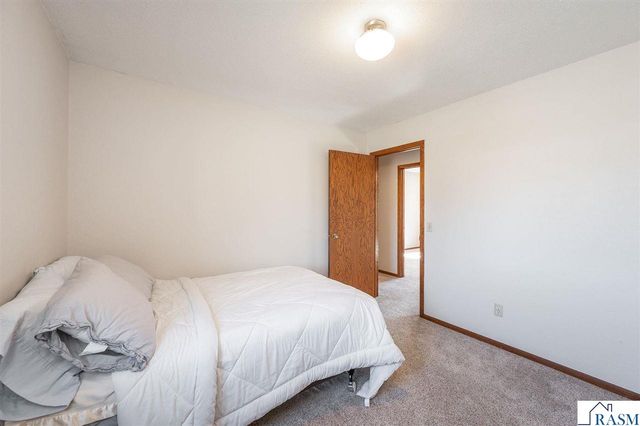 1805 Marie Lane, North Mankato, MN 56003