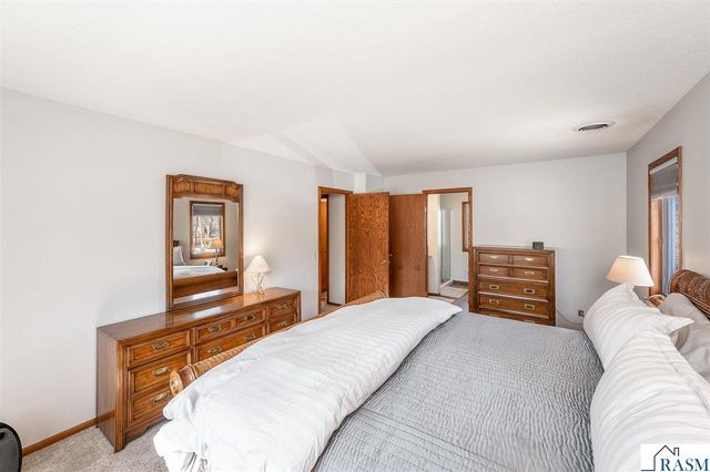 1805 Marie Lane, North Mankato, MN 56003