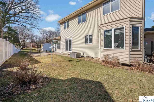 1805 Marie Lane, North Mankato, MN 56003