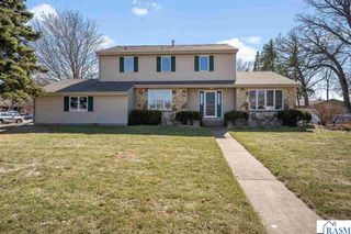 1805 Marie Lane, North Mankato, MN 56003