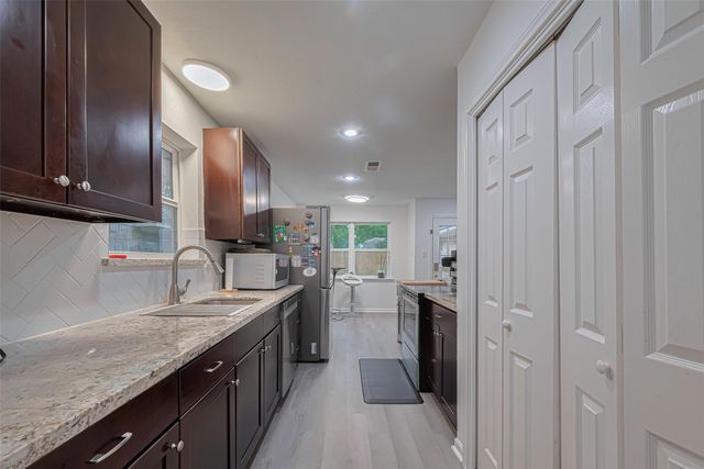 12602 Westleigh Drive, Houston, TX 77077