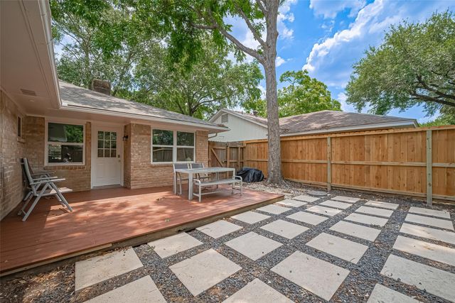 12602 Westleigh Drive, Houston, TX 77077