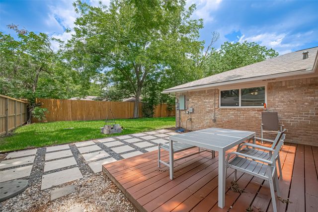 12602 Westleigh Drive, Houston, TX 77077