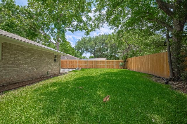 12602 Westleigh Drive, Houston, TX 77077