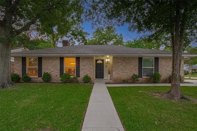 12602 Westleigh Drive, Houston, TX 77077